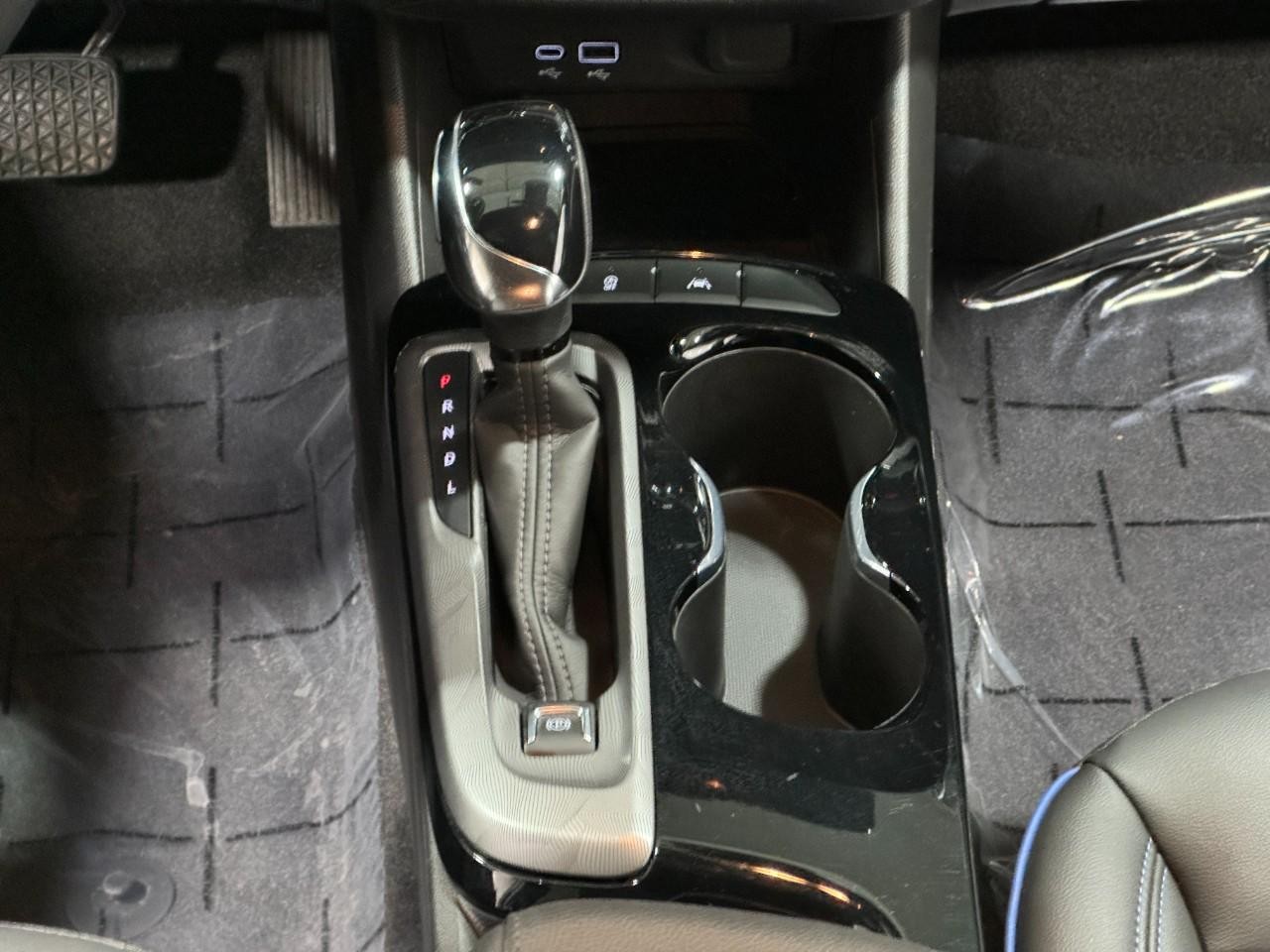 Buick Envista Vehicle Full-screen Gallery Image 15