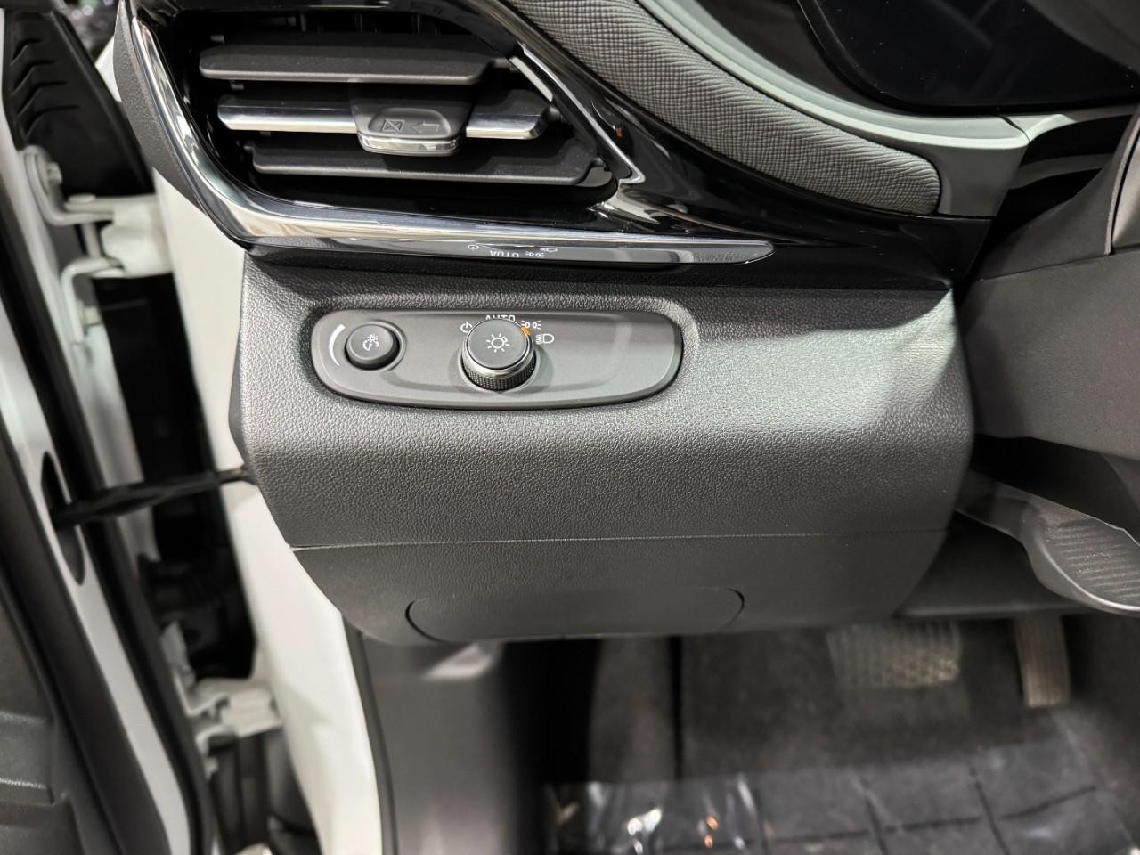 Buick Envista Vehicle Full-screen Gallery Image 27