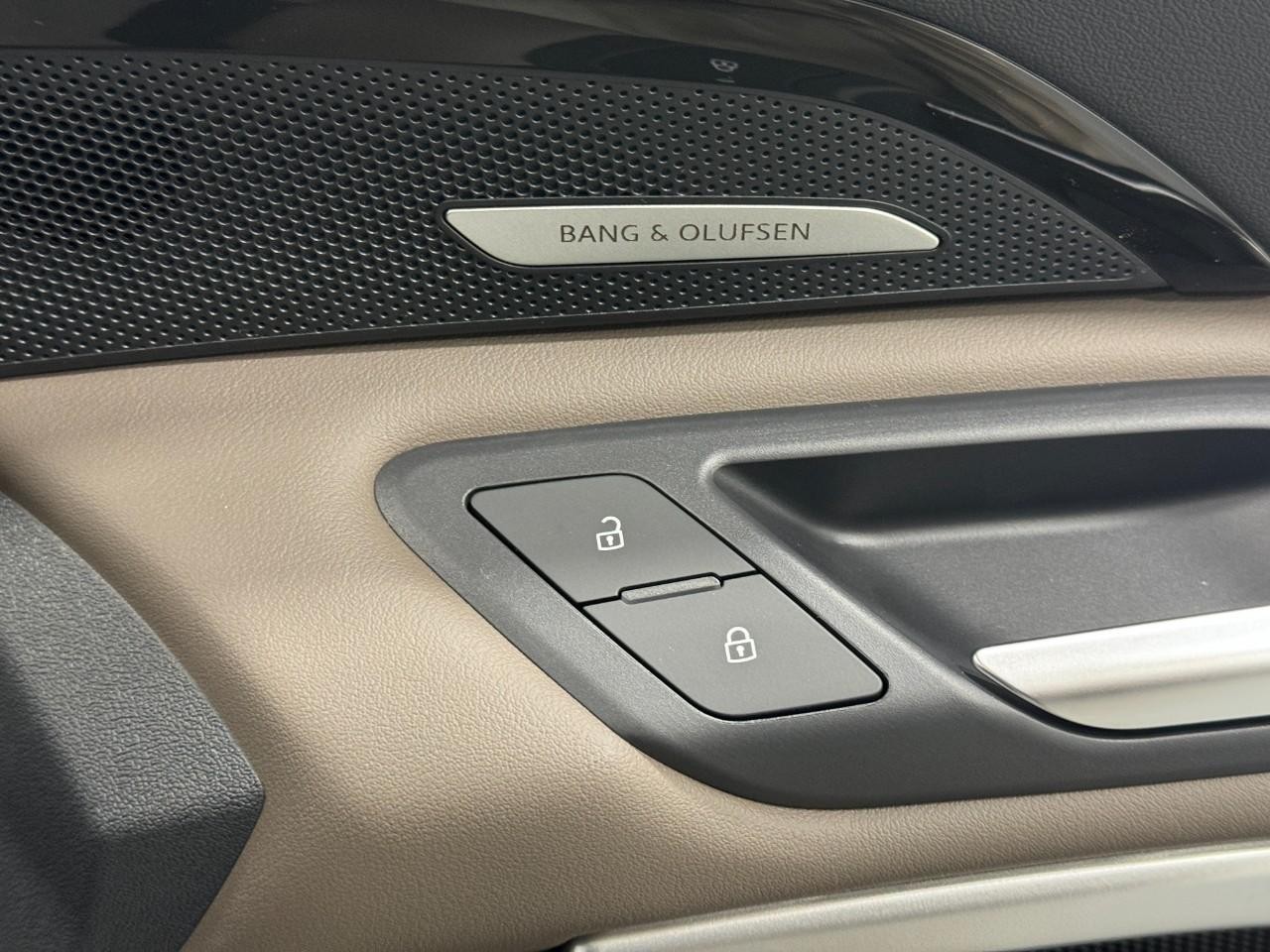 Audi Q5 Sportback Vehicle Full-screen Gallery Image 21