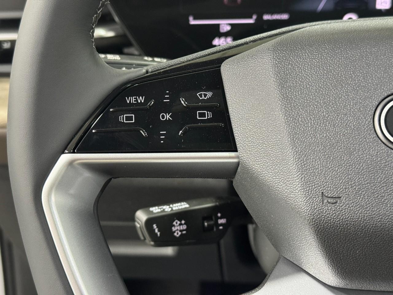 Audi Q5 Sportback Vehicle Full-screen Gallery Image 30