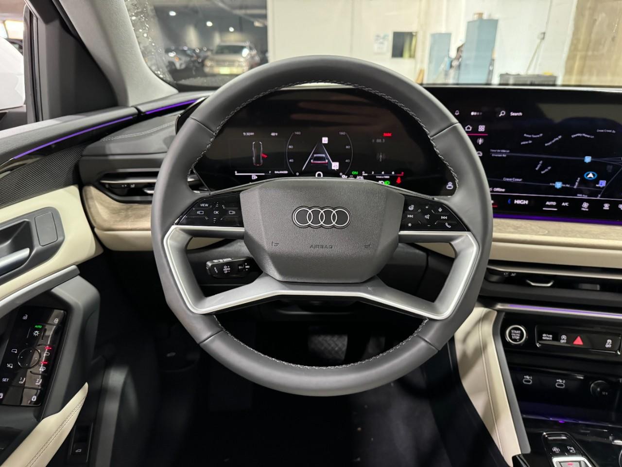 Audi Q5 Vehicle Full-screen Gallery Image 11