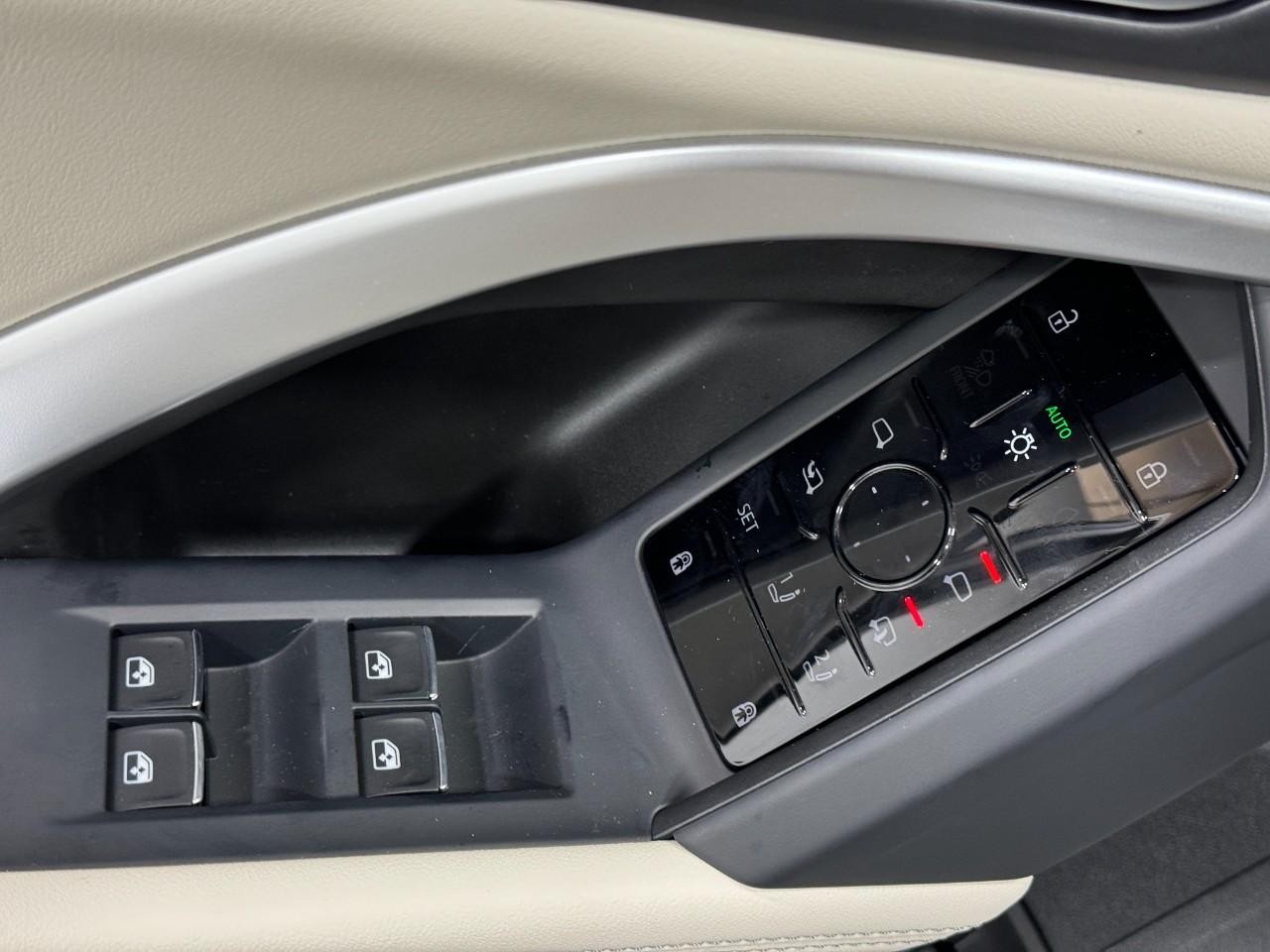 Audi Q5 Vehicle Full-screen Gallery Image 20