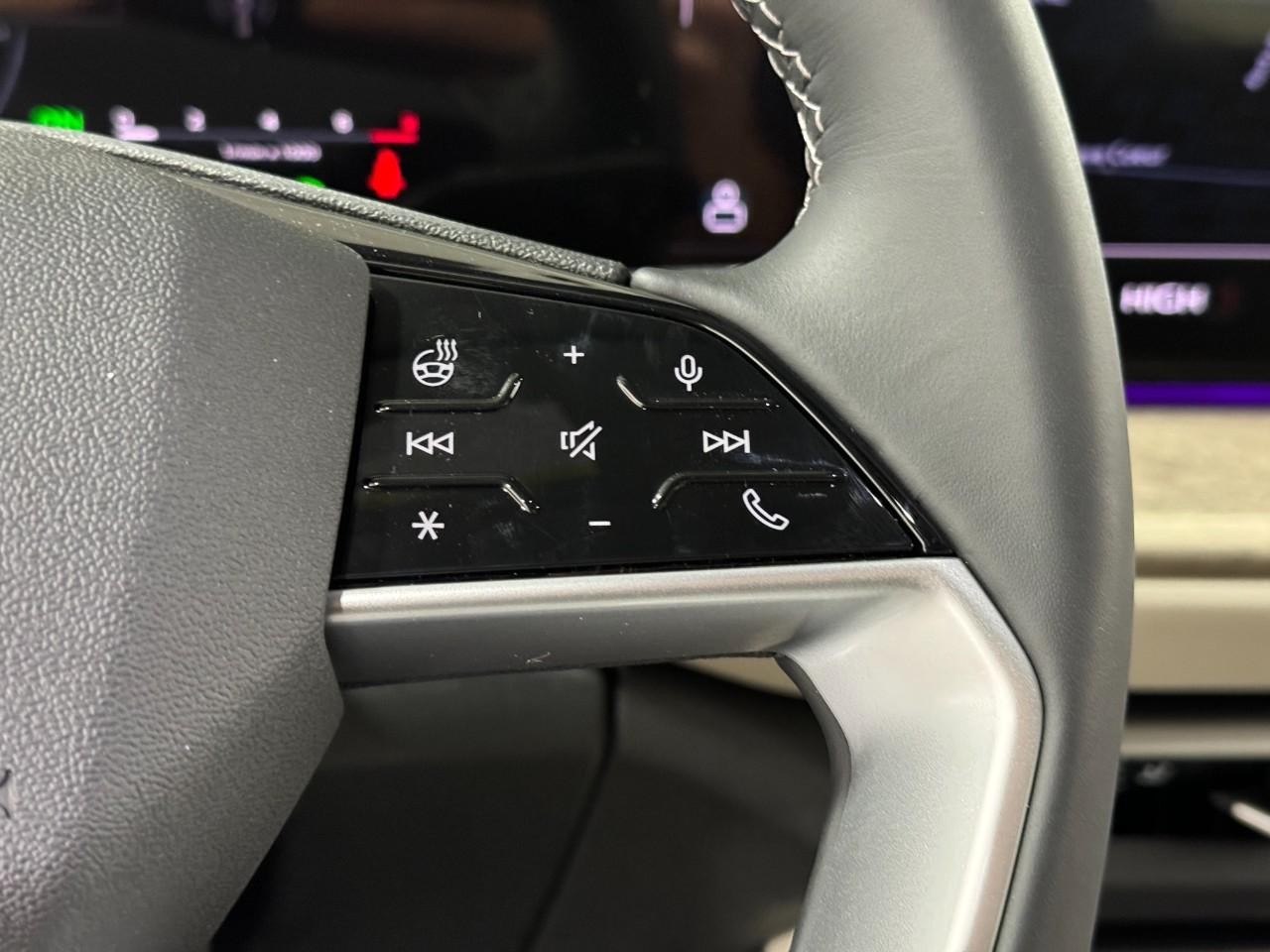 Audi Q5 Vehicle Full-screen Gallery Image 27