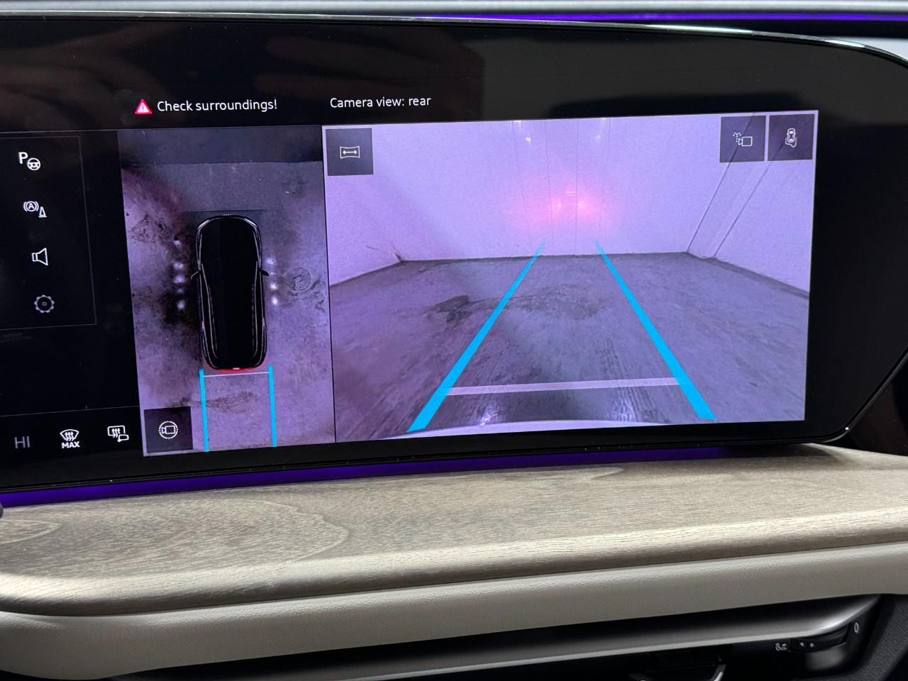 Audi Q5 Vehicle Full-screen Gallery Image 29