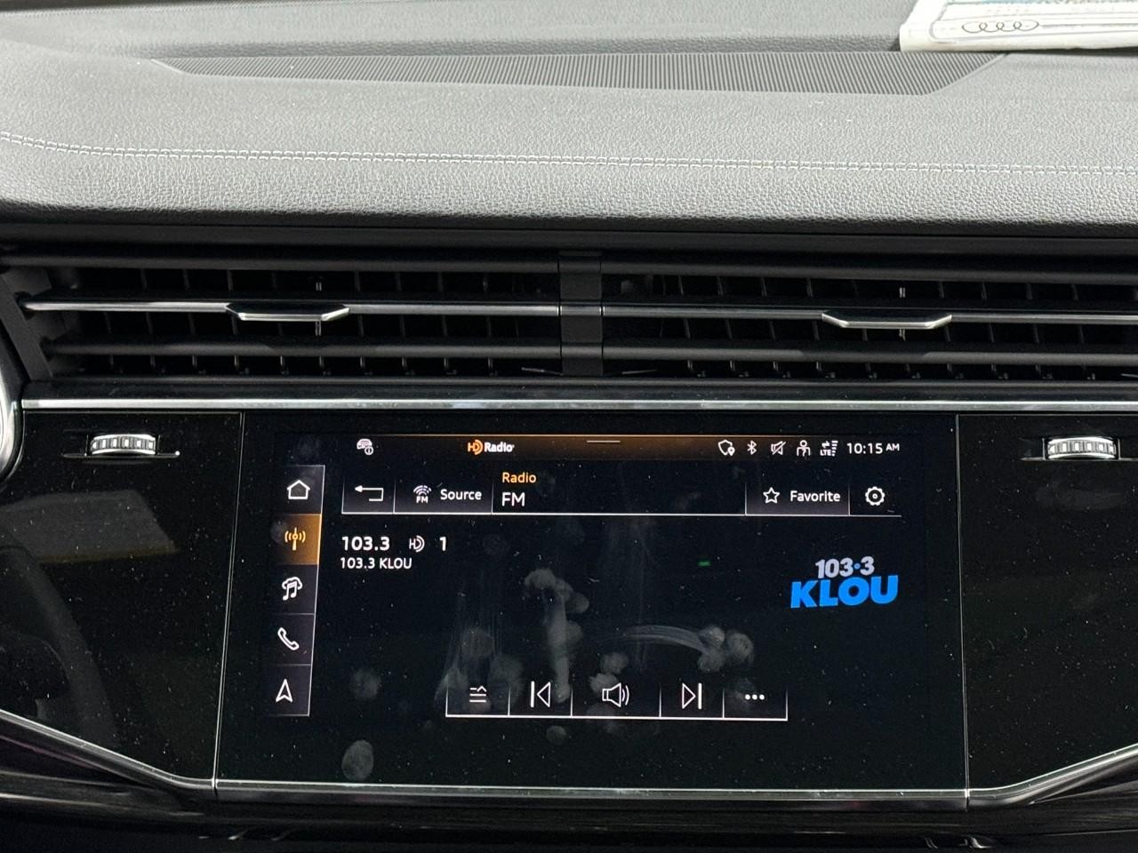 Audi Q7 Vehicle Full-screen Gallery Image 15