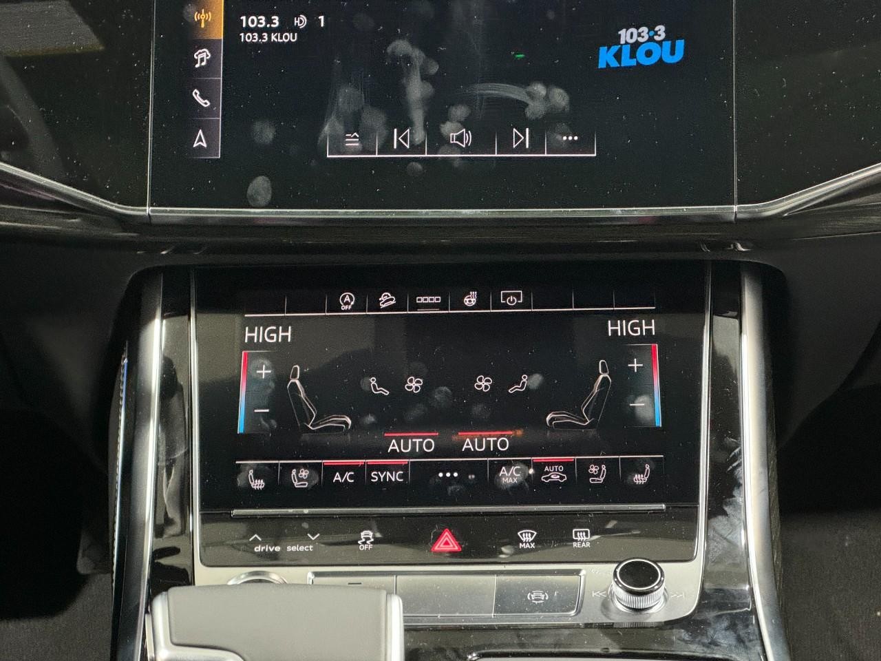 Audi Q7 Vehicle Full-screen Gallery Image 16