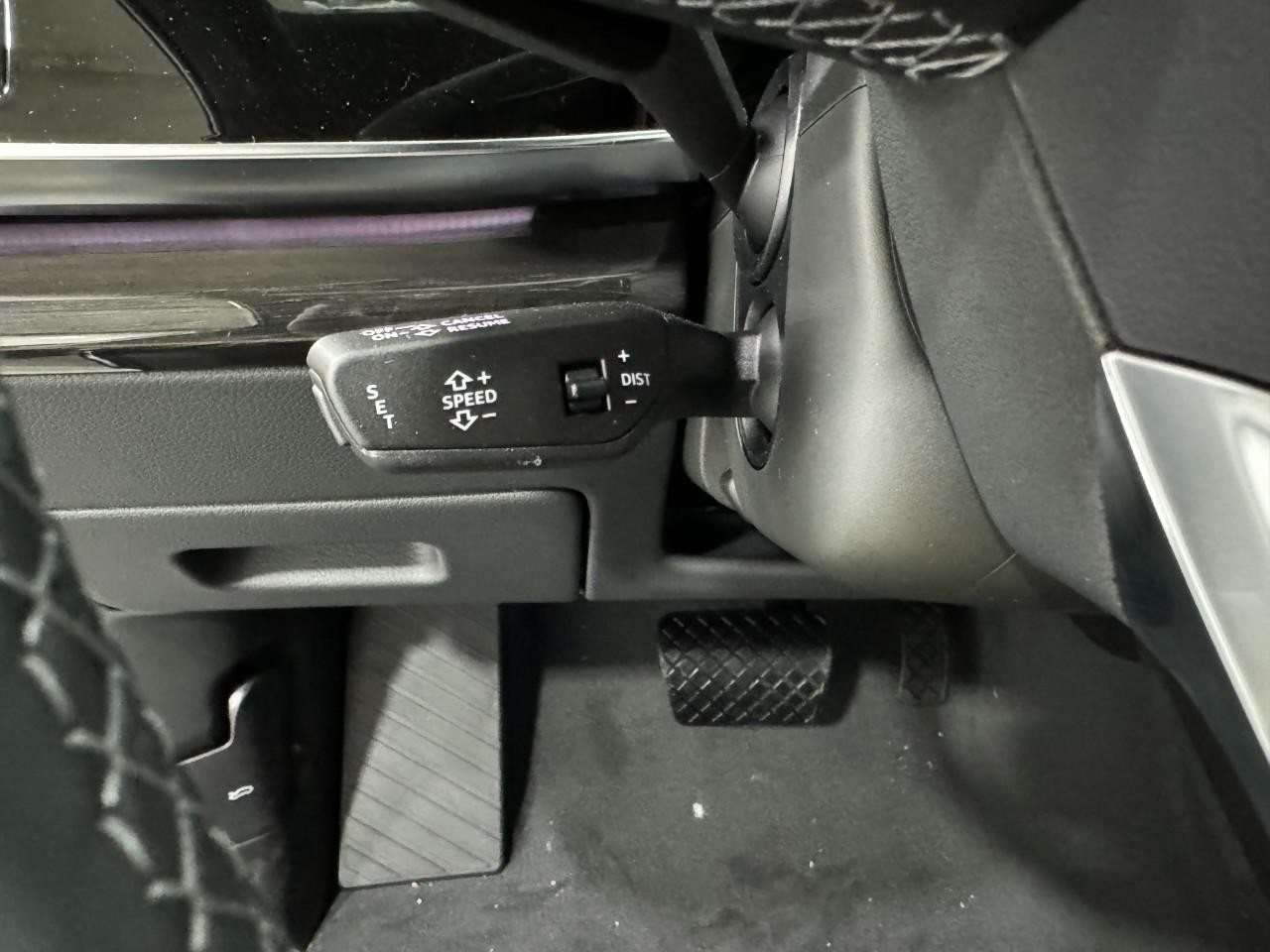 Audi Q7 Vehicle Full-screen Gallery Image 32