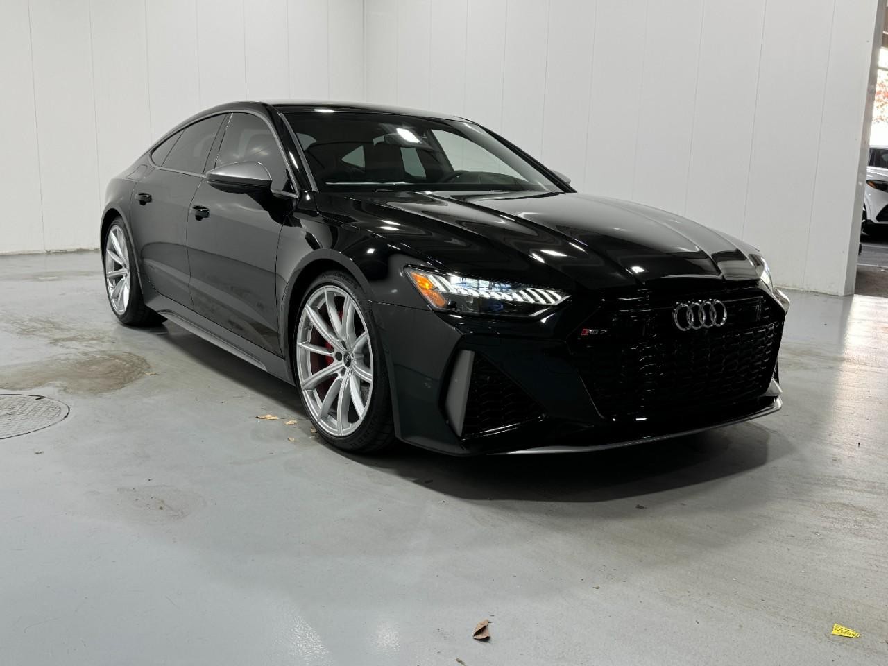 Audi RS 7 Vehicle Full-screen Gallery Image 6