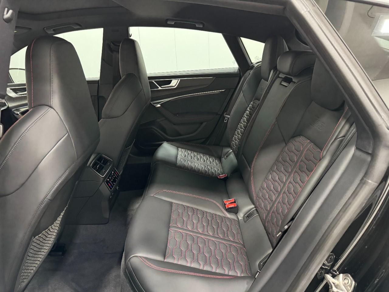 Audi RS 7 Vehicle Full-screen Gallery Image 8