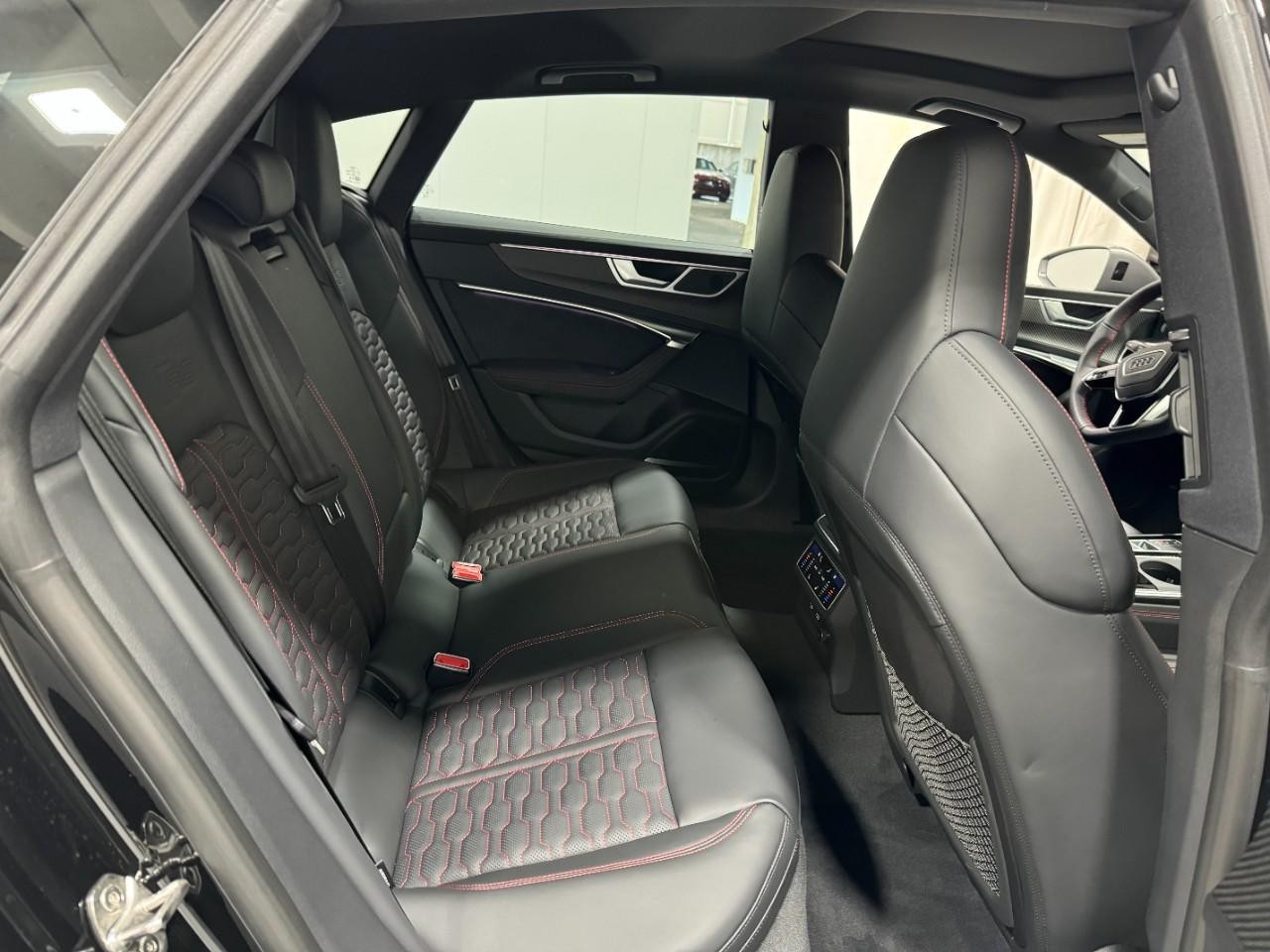 Audi RS 7 Vehicle Full-screen Gallery Image 10