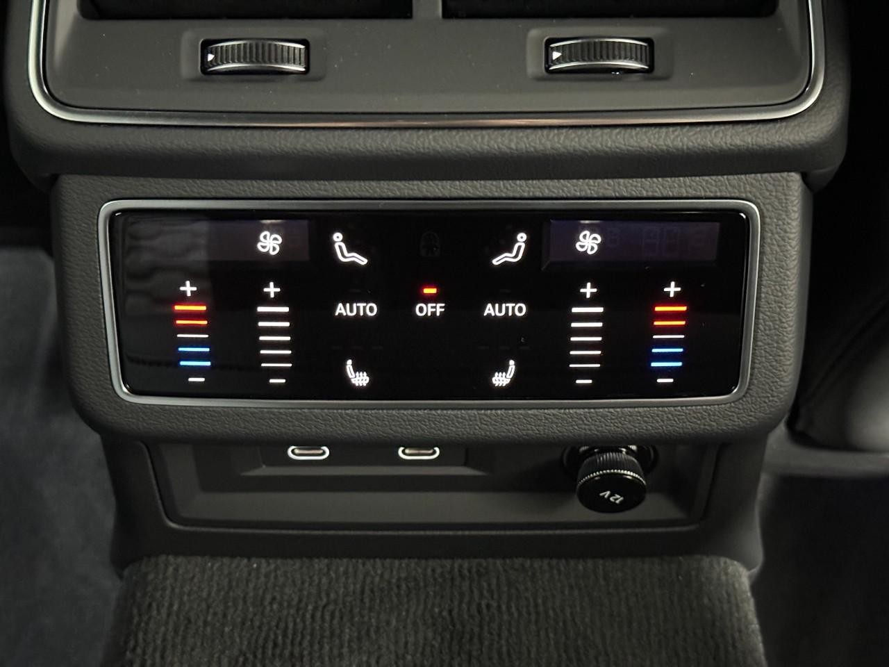 Audi RS 7 Vehicle Full-screen Gallery Image 11