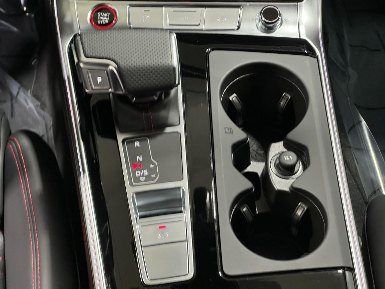 Audi RS 7 Vehicle Full-screen Gallery Image 17