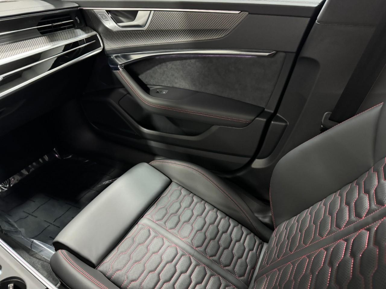 Audi RS 7 Vehicle Full-screen Gallery Image 18