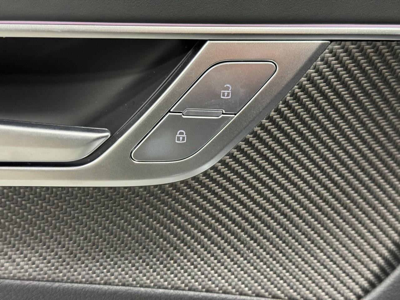 Audi RS 7 Vehicle Full-screen Gallery Image 24