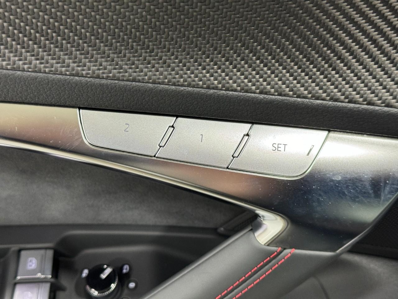 Audi RS 7 Vehicle Full-screen Gallery Image 25