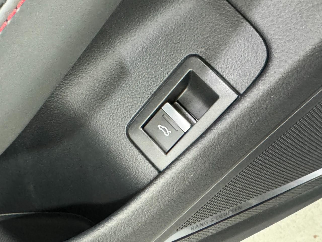 Audi RS 7 Vehicle Full-screen Gallery Image 27