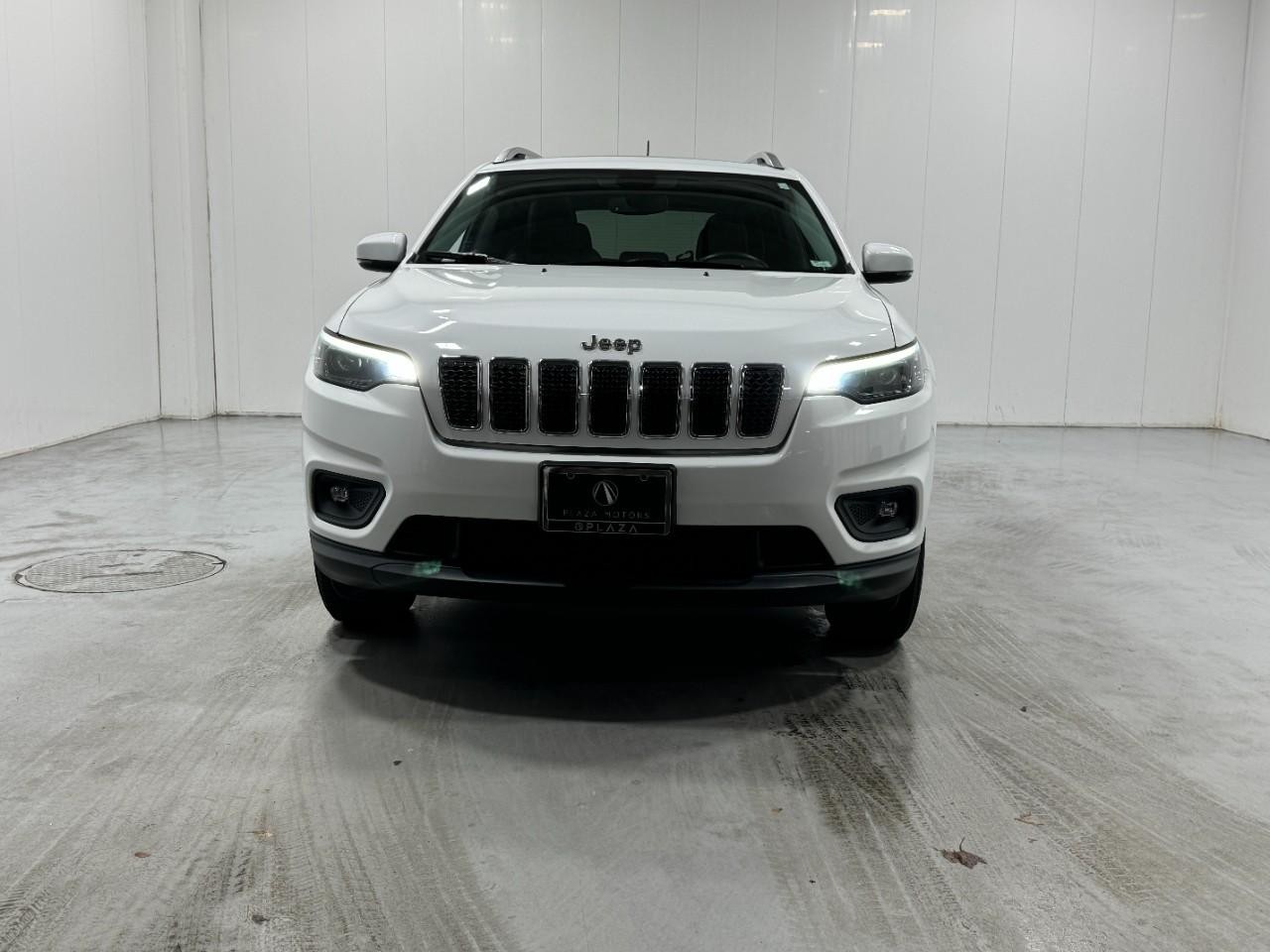 Jeep Cherokee Vehicle Full-screen Gallery Image 7