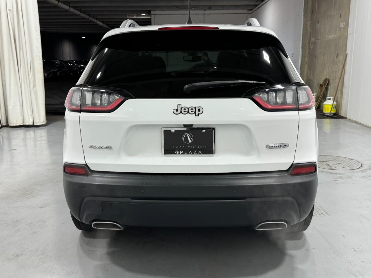 Jeep Cherokee Vehicle Full-screen Gallery Image 9