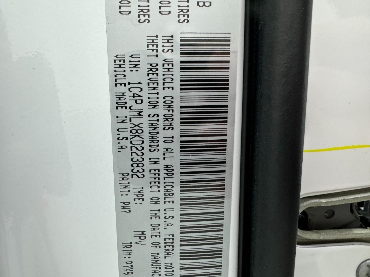 Jeep Cherokee Vehicle Full-screen Gallery Image 31