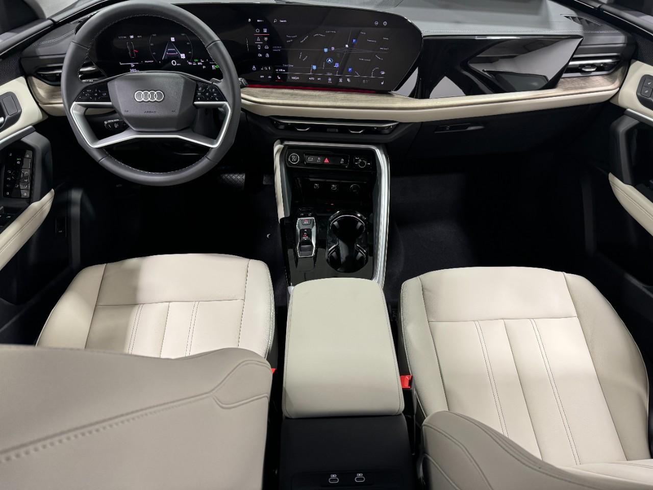 Audi Q5 Vehicle Full-screen Gallery Image 12