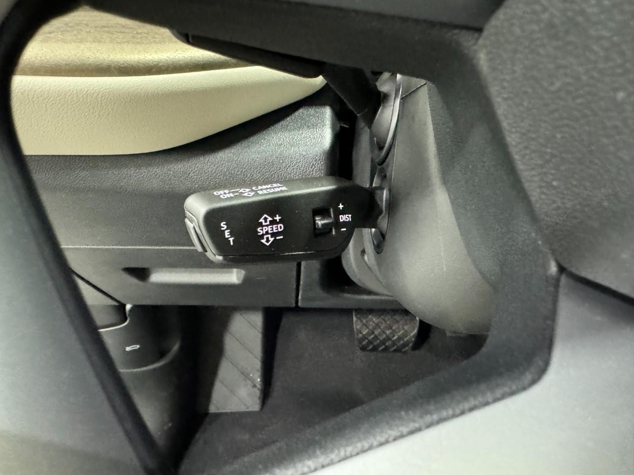 Audi Q5 Vehicle Full-screen Gallery Image 27