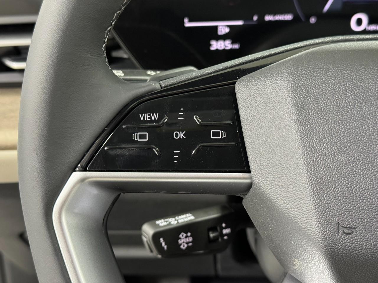 Audi Q5 Vehicle Full-screen Gallery Image 28