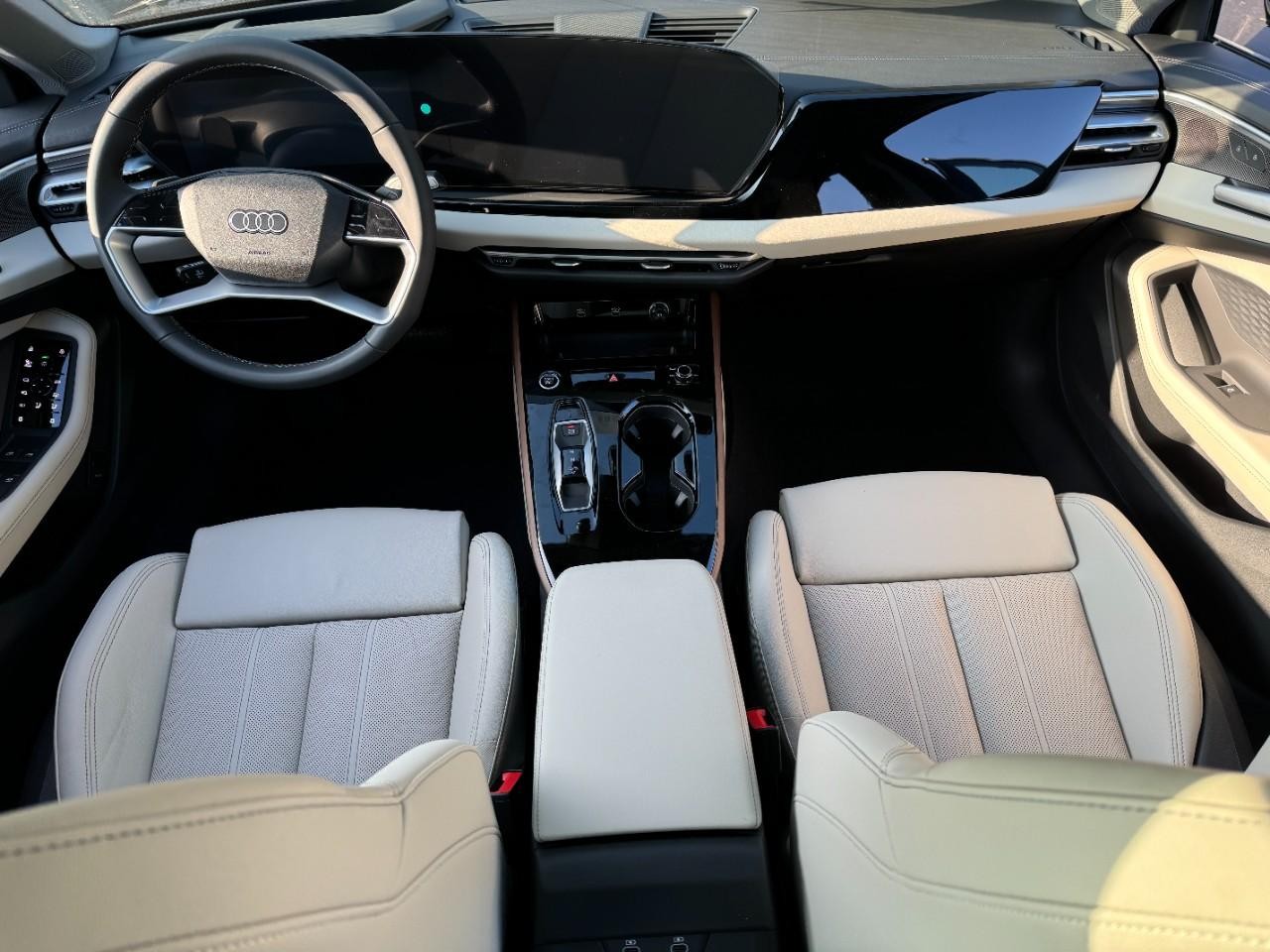 Audi A5 Vehicle Full-screen Gallery Image 13