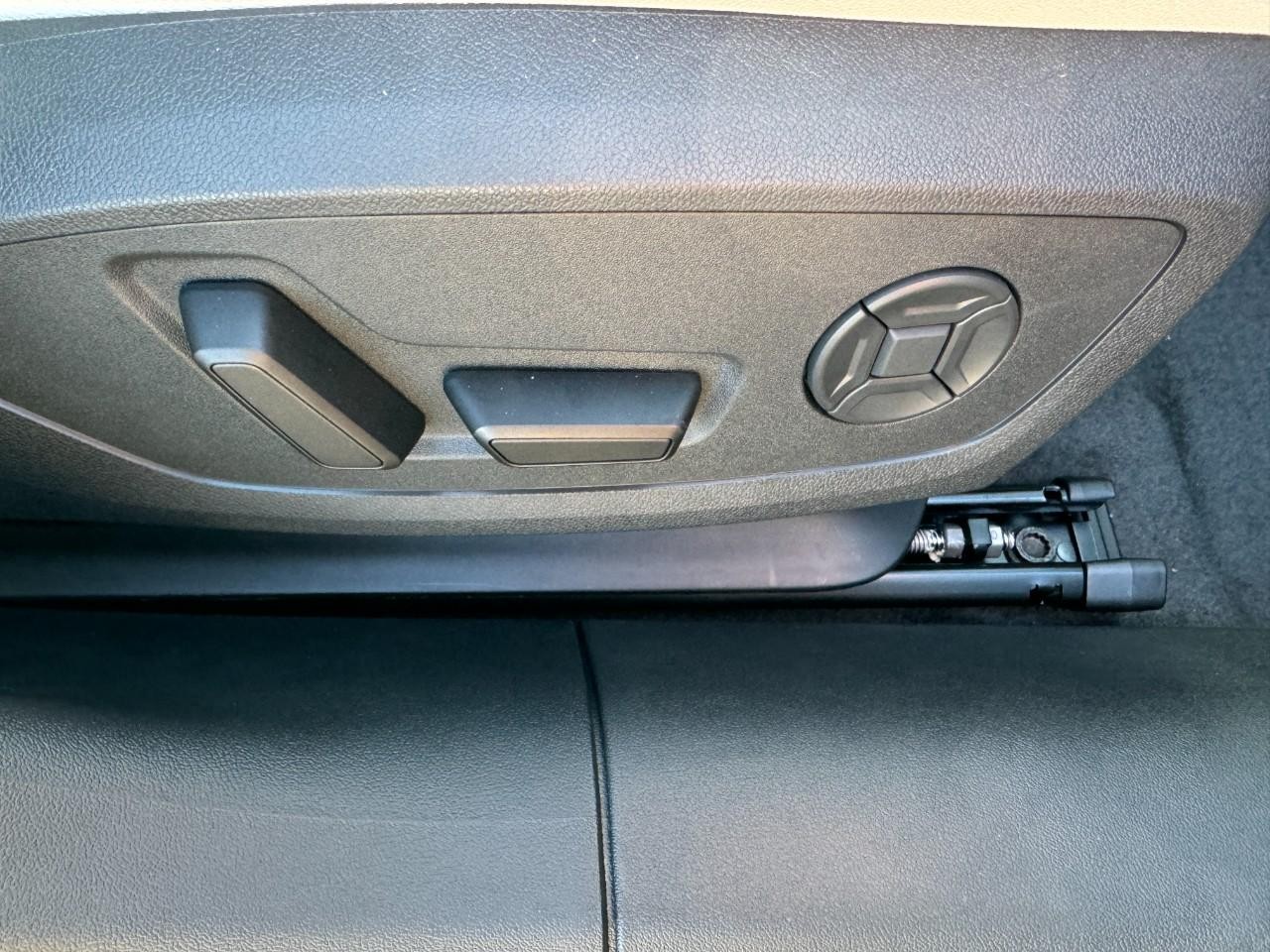 Audi A5 Vehicle Full-screen Gallery Image 20