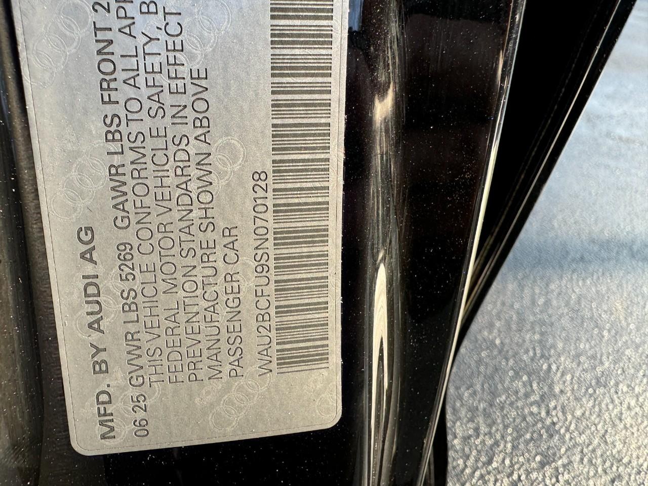 Audi A5 Vehicle Full-screen Gallery Image 33