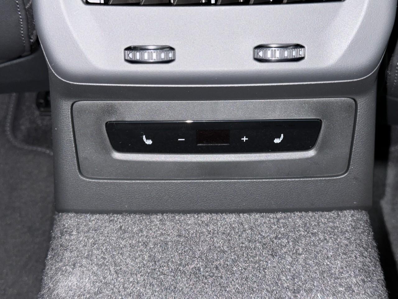 Audi A5 Vehicle Full-screen Gallery Image 11