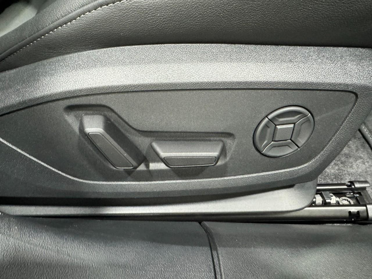 Audi A5 Vehicle Full-screen Gallery Image 20