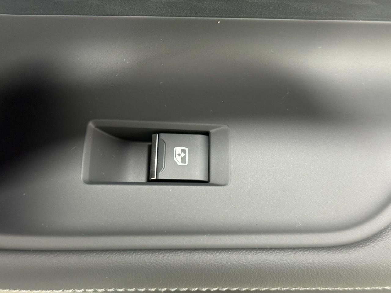 Audi A5 Vehicle Full-screen Gallery Image 22