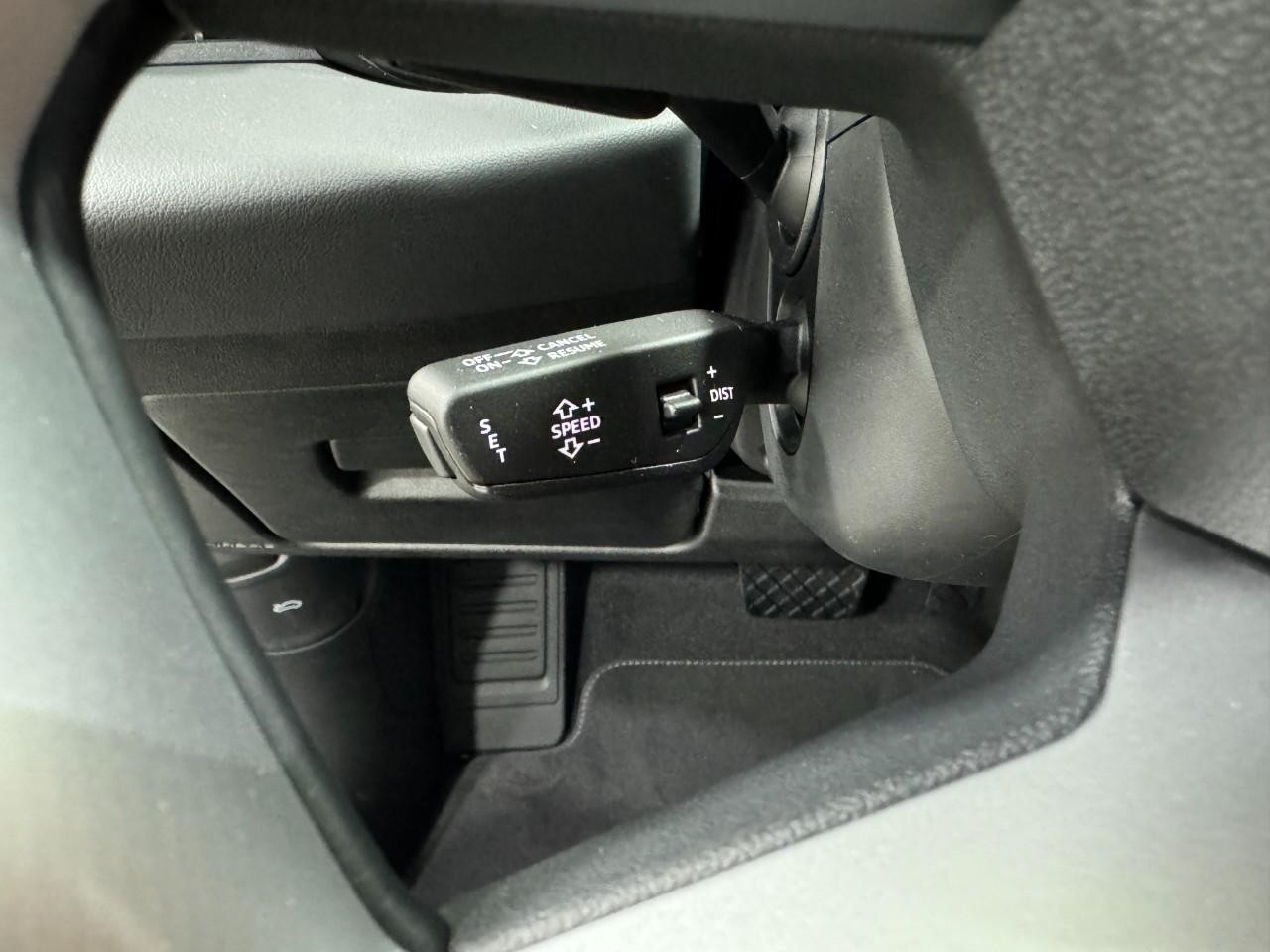 Audi A5 Vehicle Full-screen Gallery Image 28