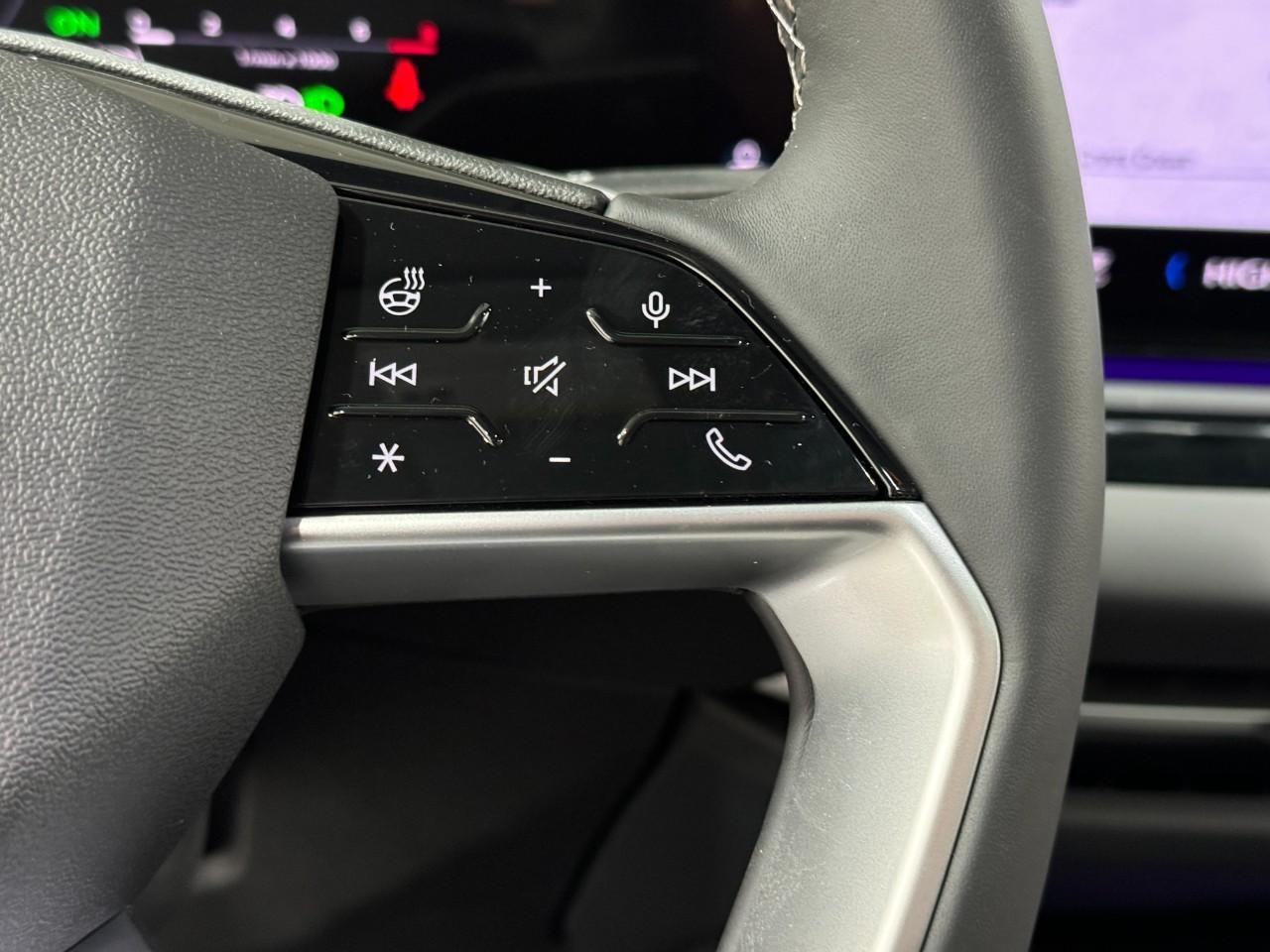 Audi A5 Vehicle Full-screen Gallery Image 30