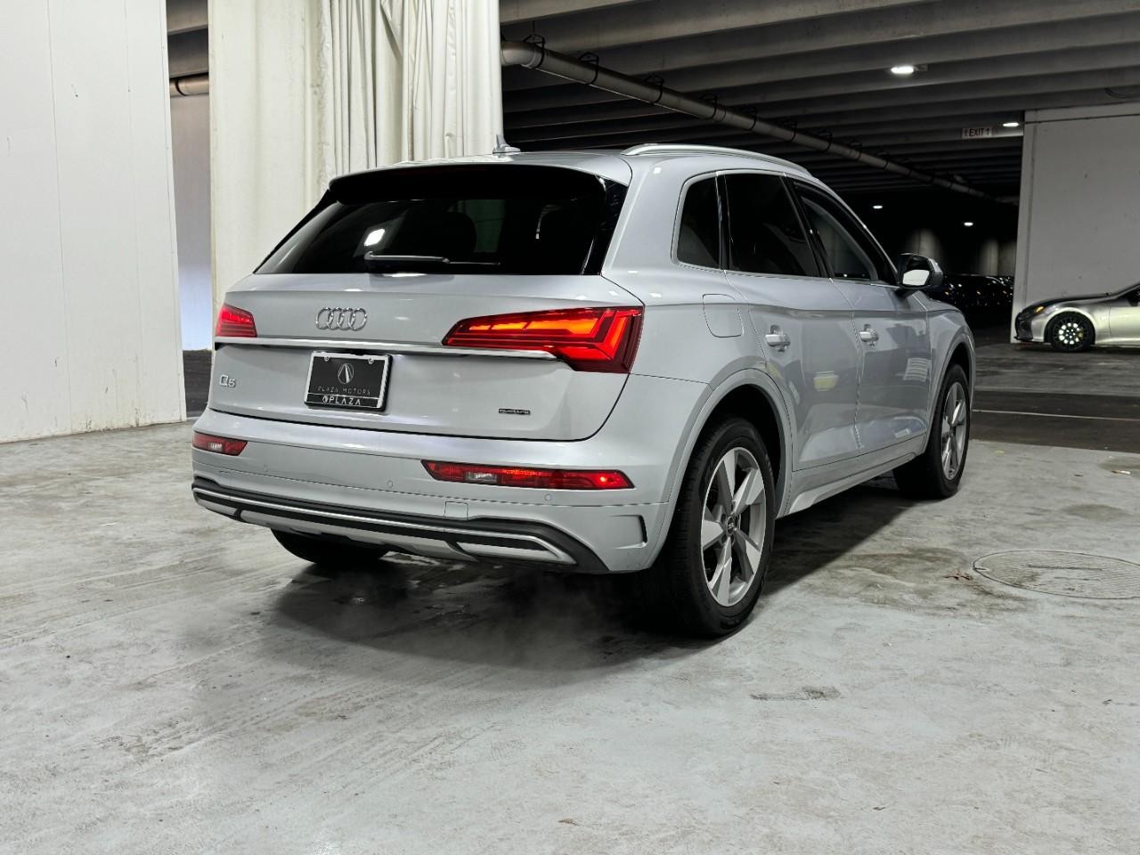 Audi Q5 Vehicle Full-screen Gallery Image 04