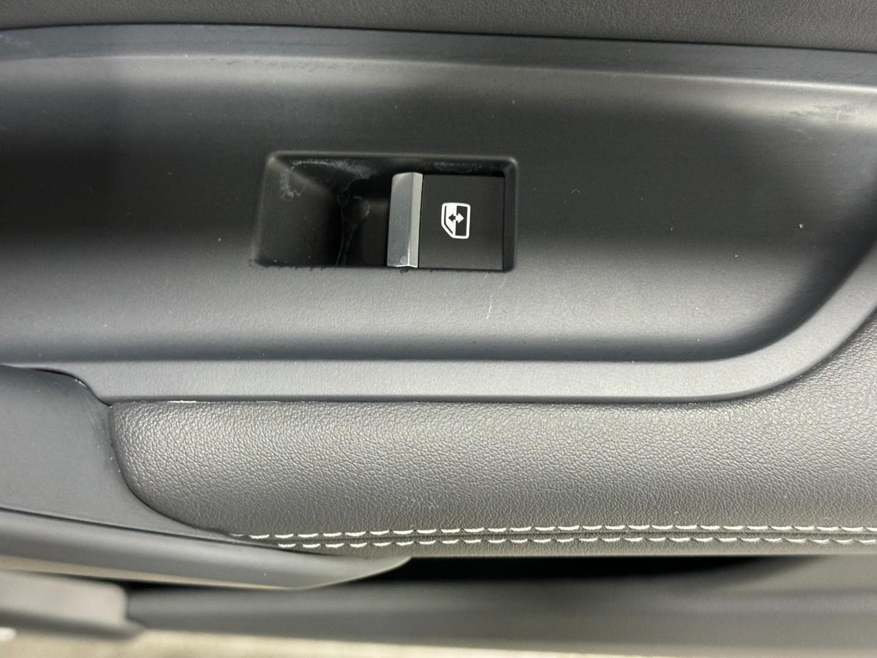 Audi Q5 Vehicle Full-screen Gallery Image 23