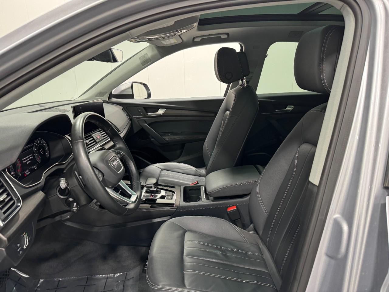 Audi Q5 Vehicle Full-screen Gallery Image 28