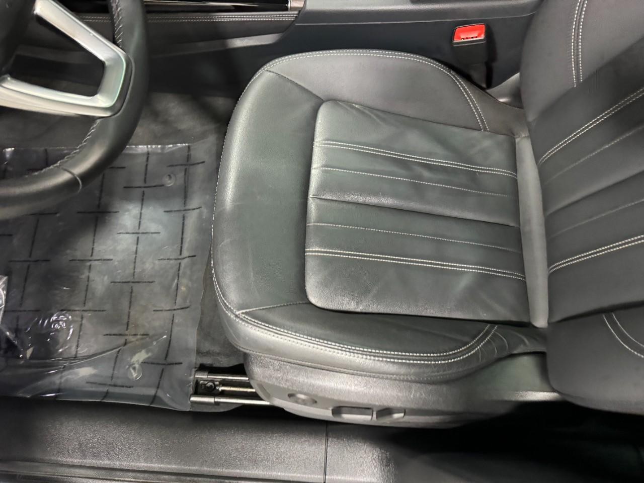 Audi Q5 Vehicle Full-screen Gallery Image 29