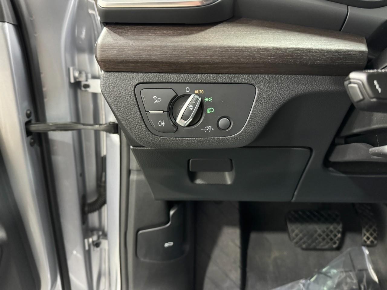 Audi Q5 Vehicle Full-screen Gallery Image 31