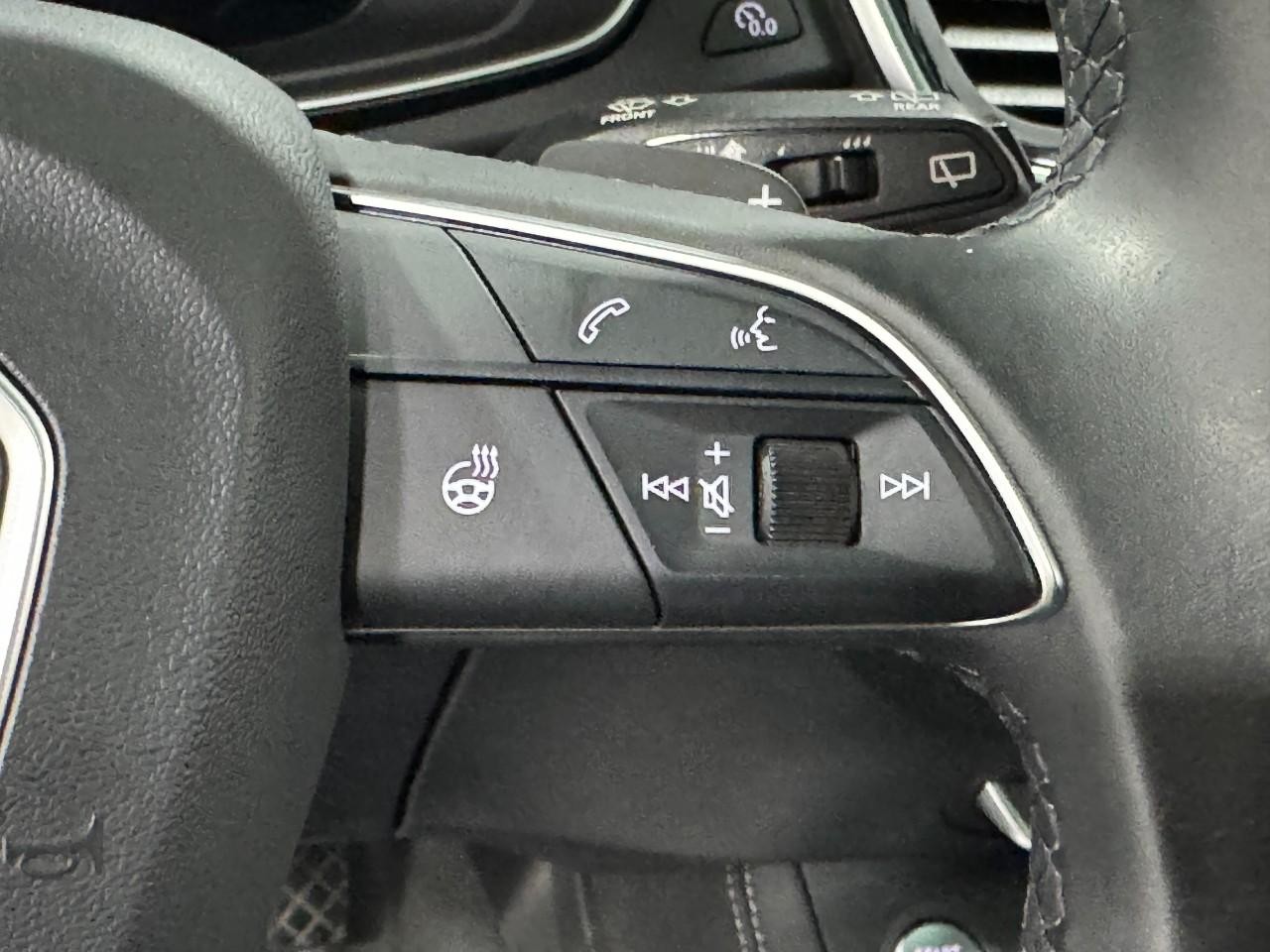 Audi Q5 Vehicle Full-screen Gallery Image 34