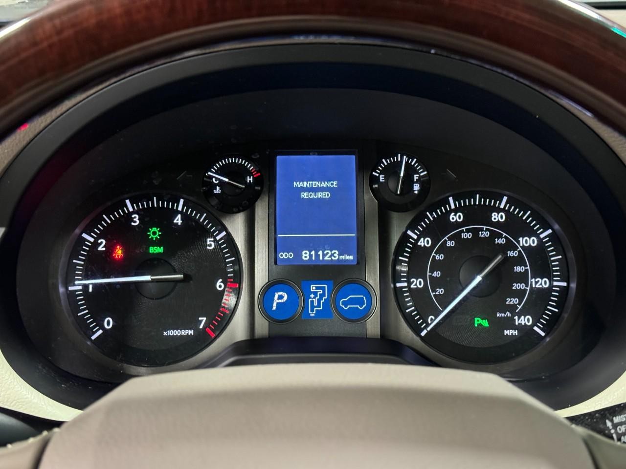 Lexus GX Vehicle Full-screen Gallery Image 34