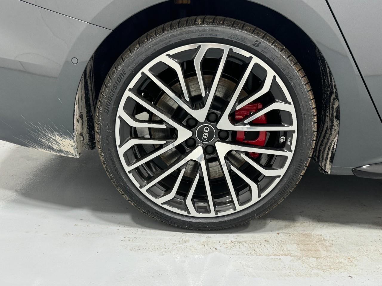 Audi S5 Vehicle Full-screen Gallery Image 5