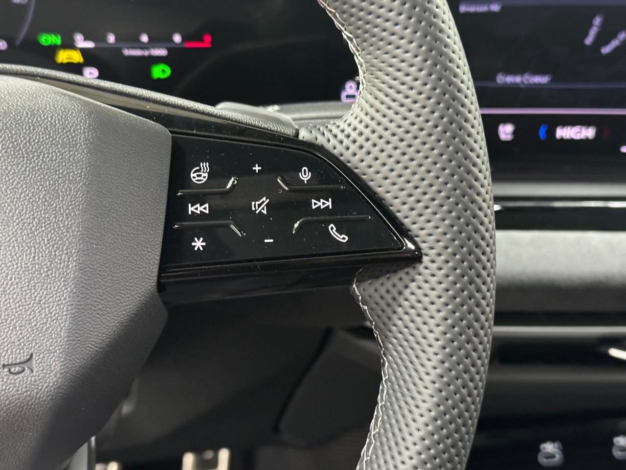 Audi S5 Vehicle Full-screen Gallery Image 30