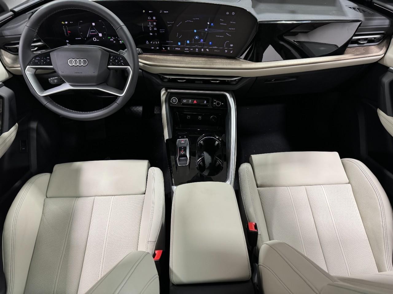 Audi Q5 Vehicle Full-screen Gallery Image 13