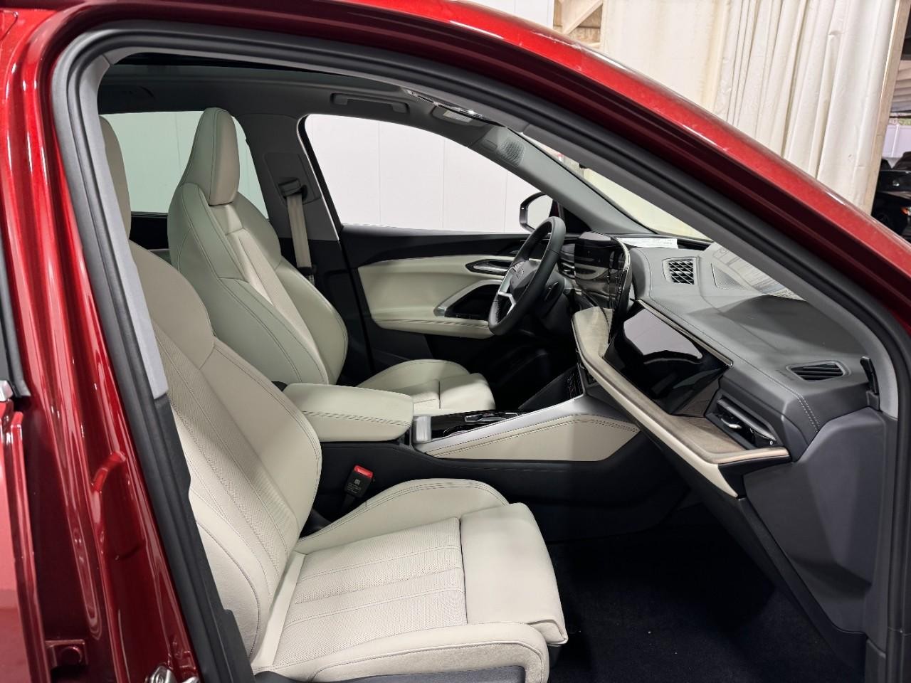 Audi Q5 Vehicle Full-screen Gallery Image 18