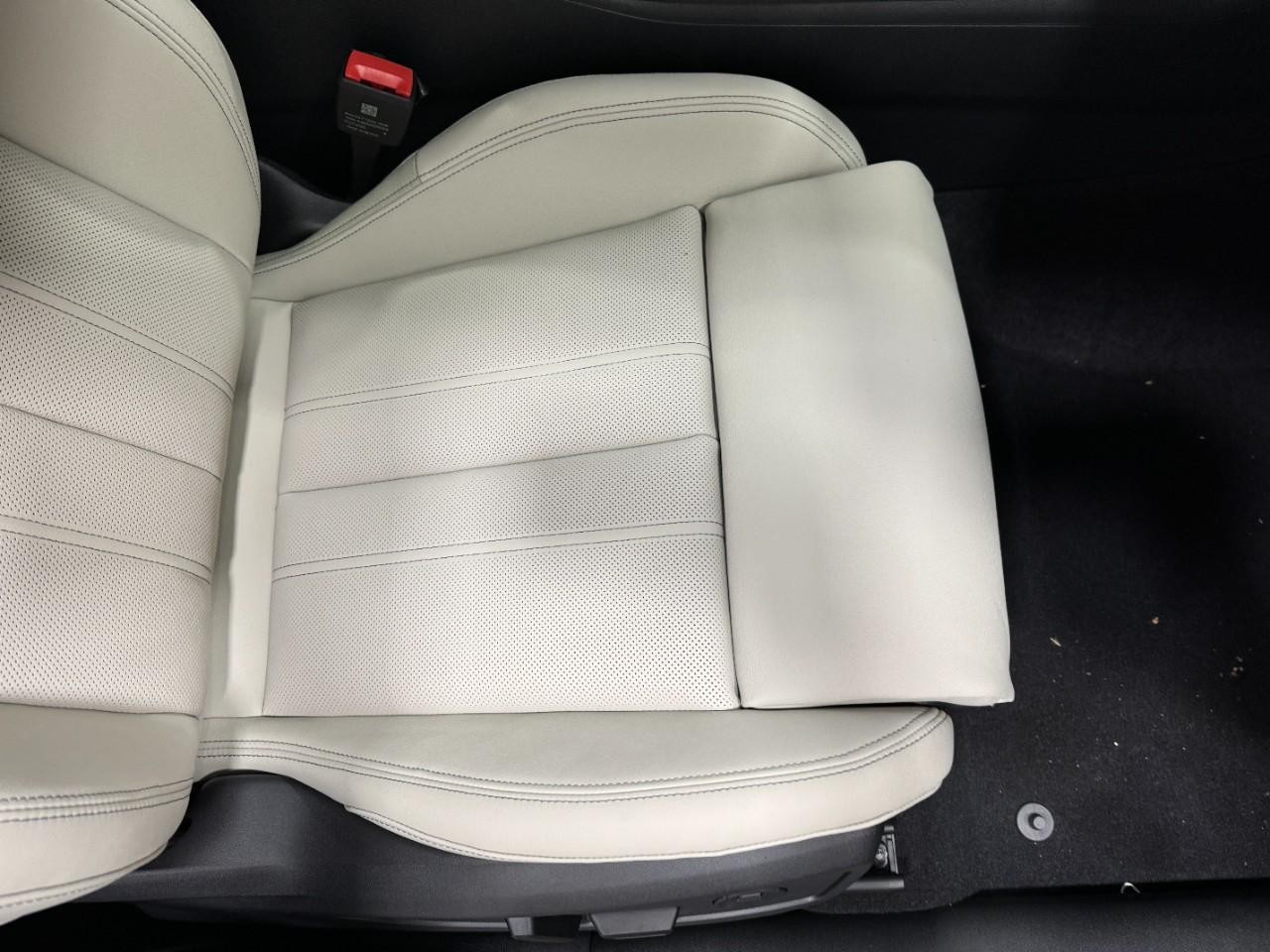 Audi Q5 Vehicle Full-screen Gallery Image 19