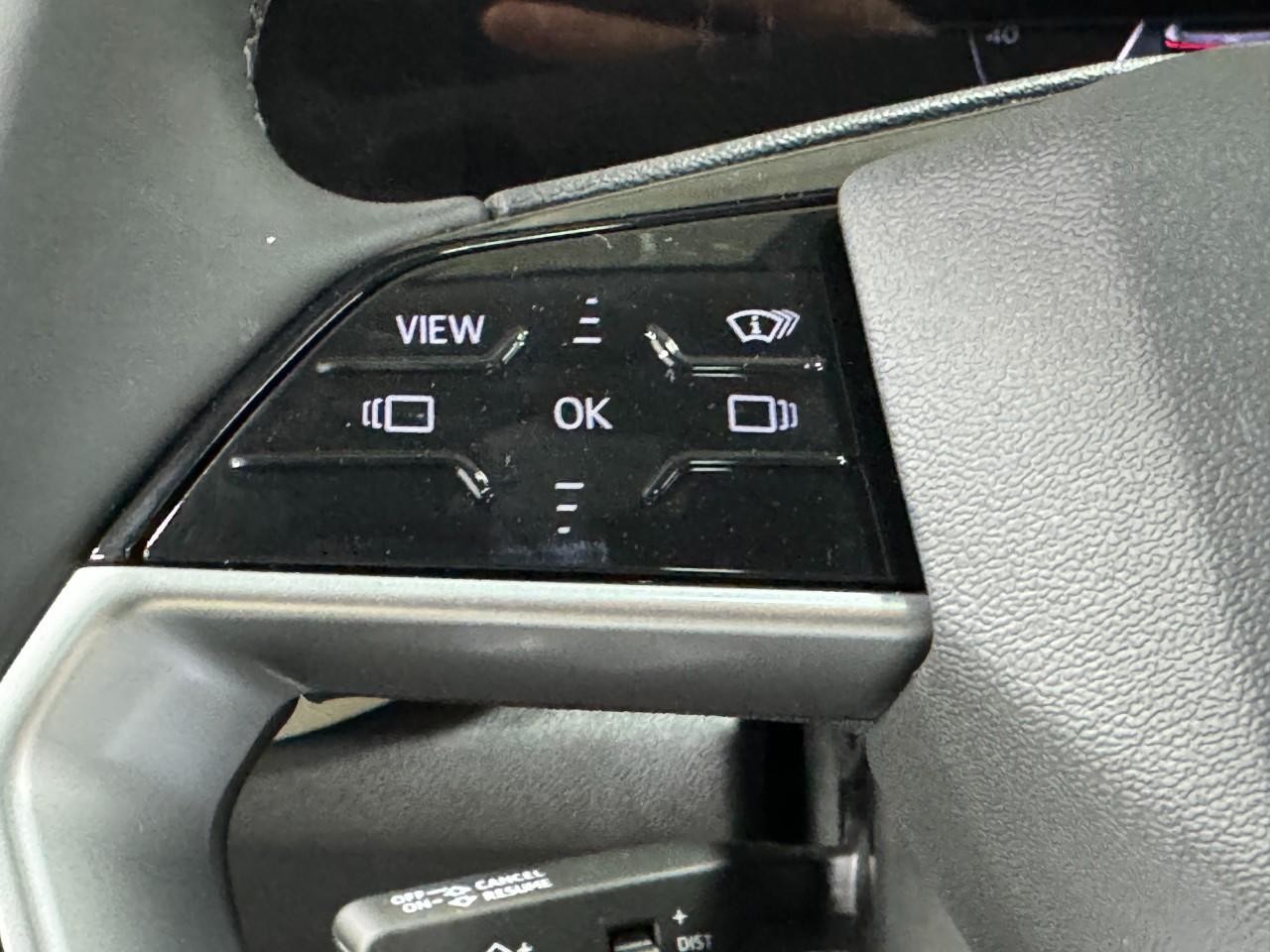 Audi Q5 Vehicle Full-screen Gallery Image 29