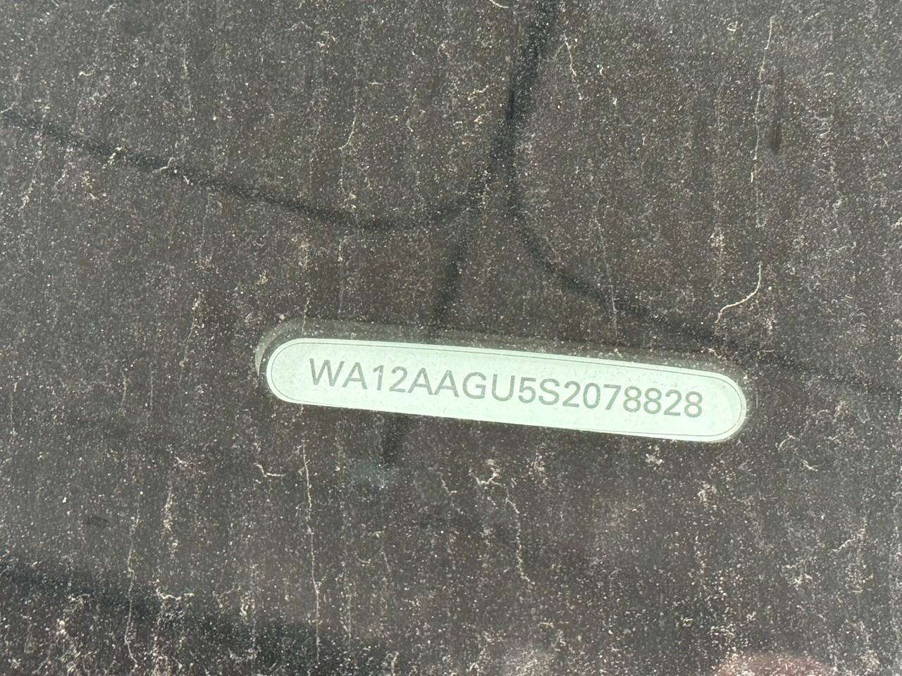 Audi Q5 Vehicle Full-screen Gallery Image 33