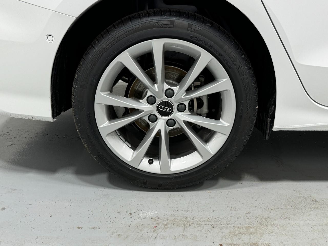 Audi A3 Vehicle Full-screen Gallery Image 5