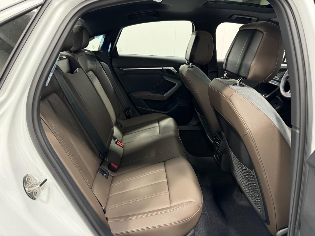 Audi A3 Vehicle Full-screen Gallery Image 10